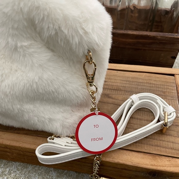 CYNTHIA ROWLEY SNOW WHITE FAUX FUR CHRISTMAS HOLIDAY CROSSBODY SNAP PURSE - Picture 4 of 9
